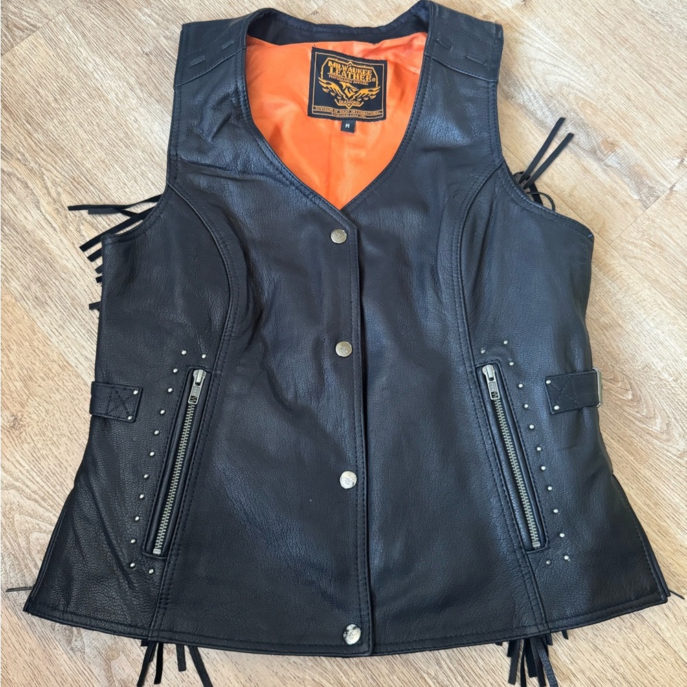Milwaukee fringed Leather  woman’s motorcycle riding Vest Medium